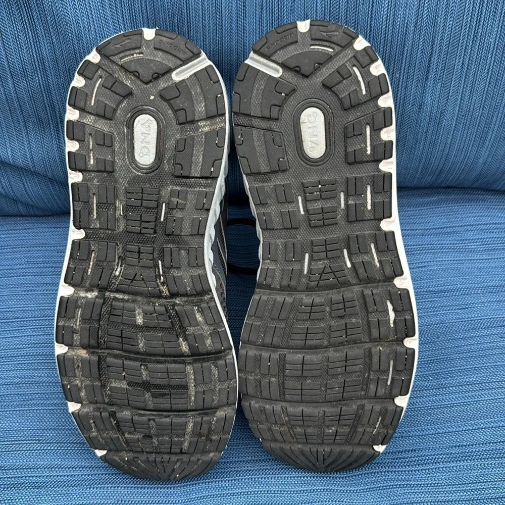 Brooks Addiction Men’s Size 9 medium width (D) - Picture 7 of 8